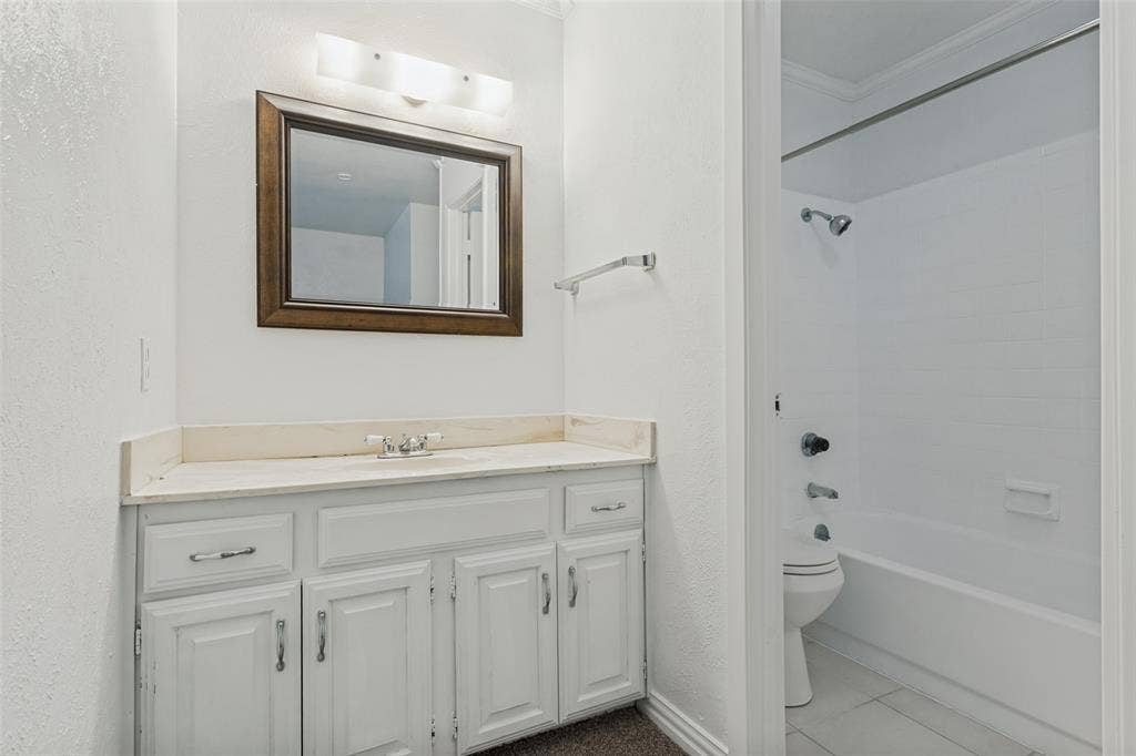 2820 Southern Cross Drive, Garland, TX 75044