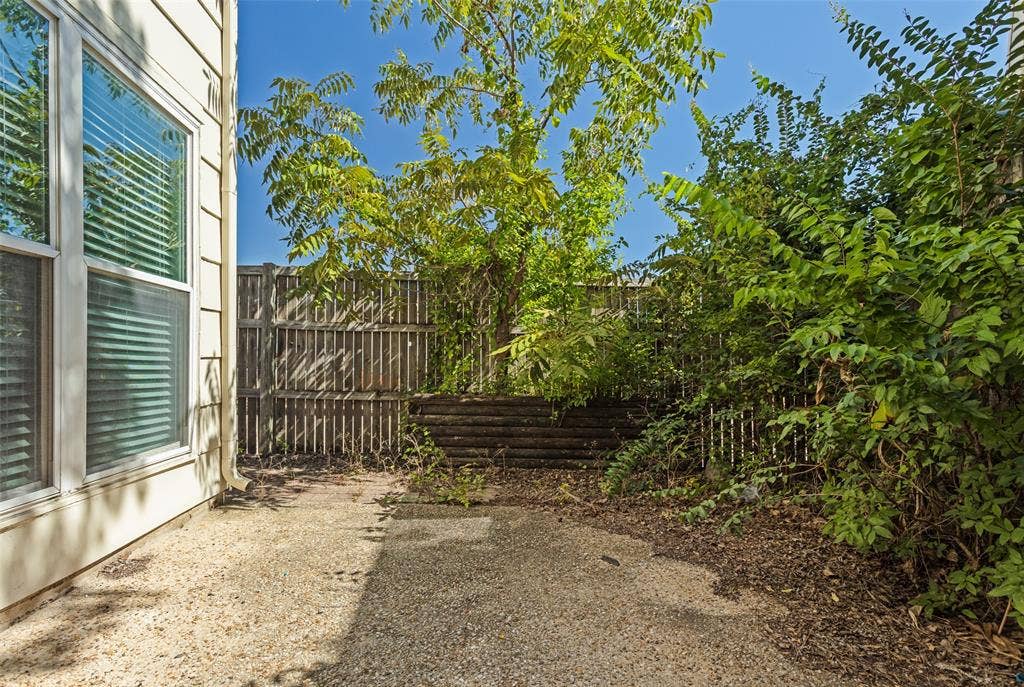 2820 Southern Cross Drive, Garland, TX 75044