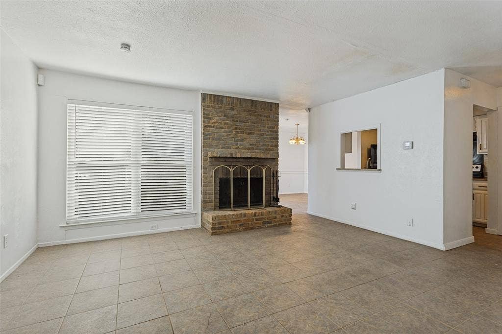 2820 Southern Cross Drive, Garland, TX 75044