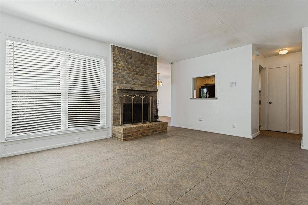 2820 Southern Cross Drive, Garland, TX 75044