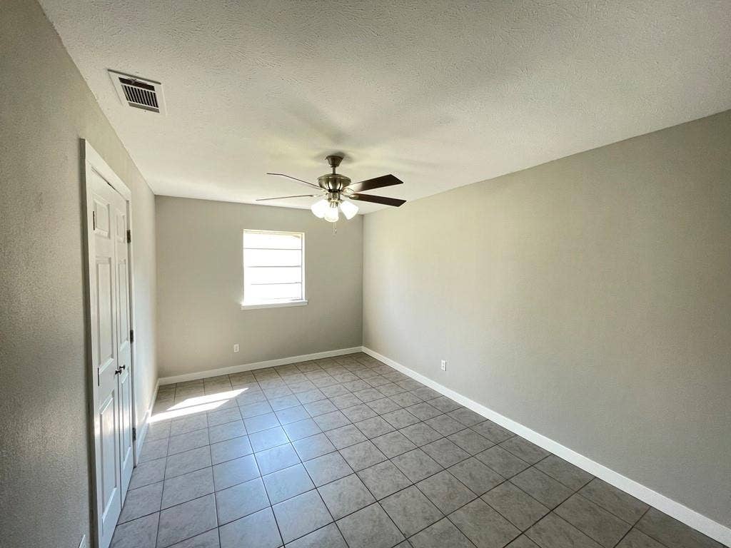 615 Cherokee Trace, Athens, TX 75751