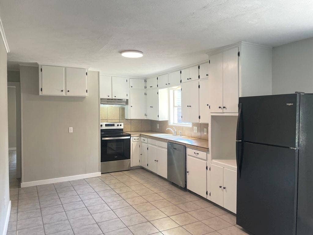 615 Cherokee Trace, Athens, TX 75751