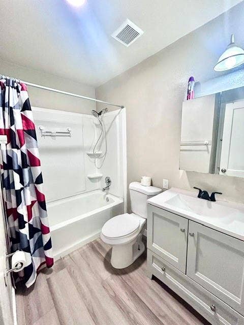904 W Ave E, Garland, TX 75040 904 W Ave E, Garland, TX 75040