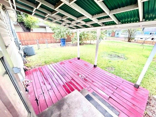 904 W Ave E, Garland, TX 75040 Patio