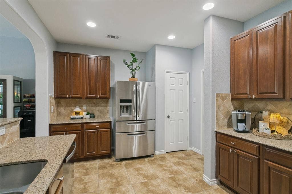 6501 Texana Way, Plano, TX 75074 6501 Texana Way, Plano, TX 75074
