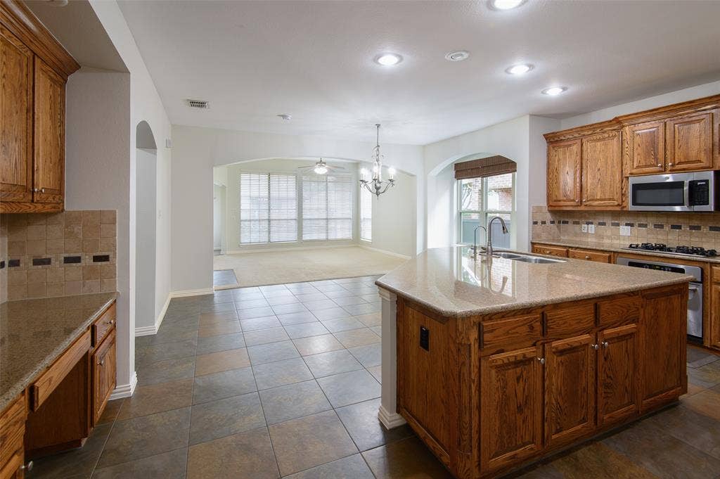 926 Sloan Drive, Allen, TX 75013 926 Sloan Drive, Allen, TX 75013