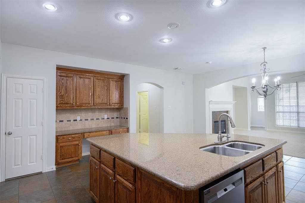 926 Sloan Drive, Allen, TX 75013 926 Sloan Drive, Allen, TX 75013