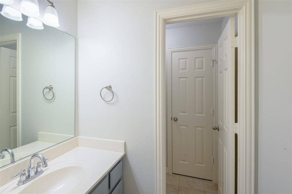 926 Sloan Drive, Allen, TX 75013 926 Sloan Drive, Allen, TX 75013