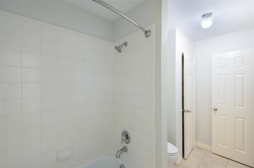 926 Sloan Drive, Allen, TX 75013 926 Sloan Drive, Allen, TX 75013
