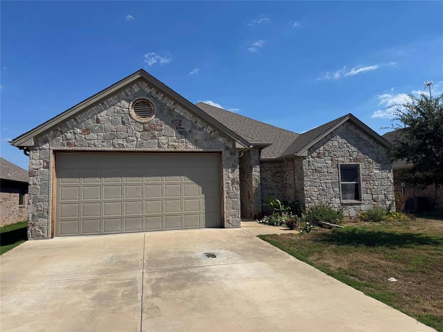 Property photo for 3205 Windcrest Drive, Granbury, TX