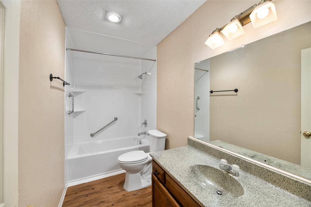 416 Lincoln Drive, Plano, TX 75023 416 Lincoln Drive, Plano, TX 75023