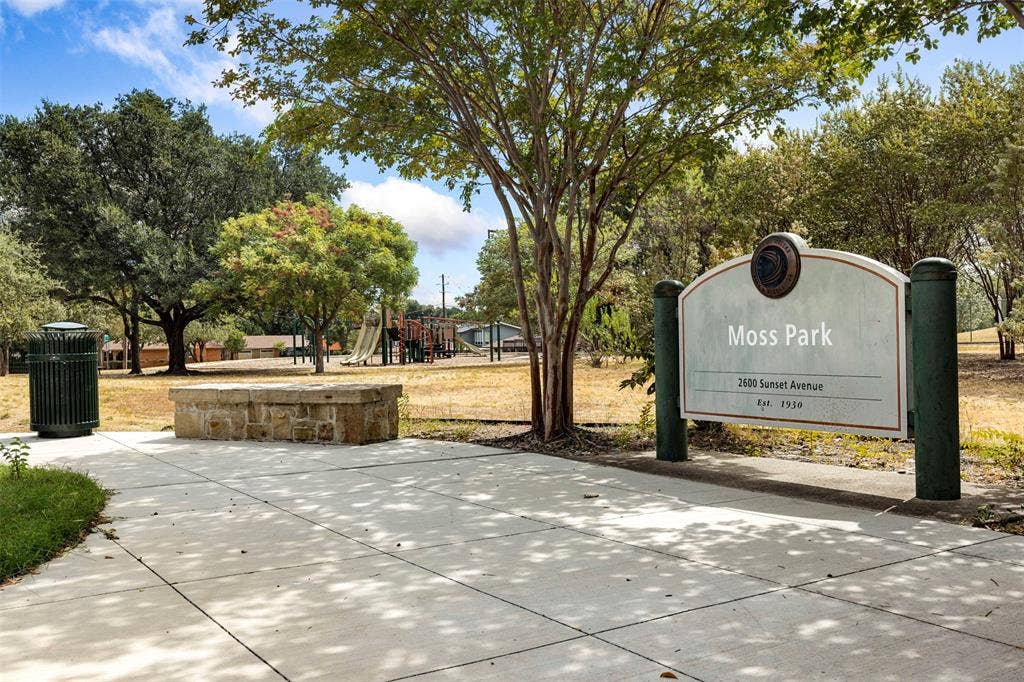 Walking distance to Moss Park