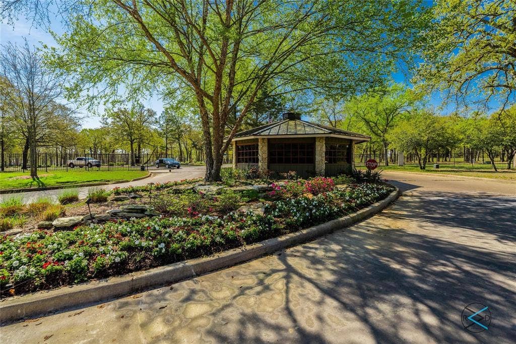 129 Pinnacle Club Drive, Mabank, TX 75156 Guard House in Gated Community