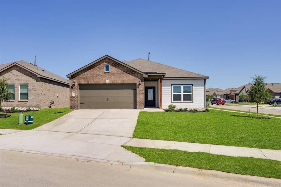 Property photo for 11136 Santana Drive, Fort Worth, TX