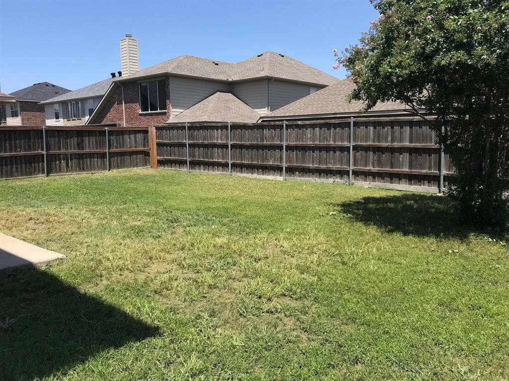 2053 Meadow Park Drive, Princeton, TX 75407 2053 Meadow Park Drive, Princeton, TX 75407