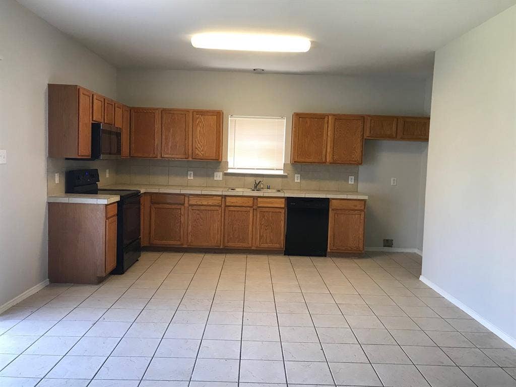 2053 Meadow Park Drive, Princeton, TX 75407 2053 Meadow Park Drive, Princeton, TX 75407