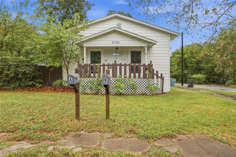 Property photo for 1102 E Lamar Street, #A, Sherman, TX