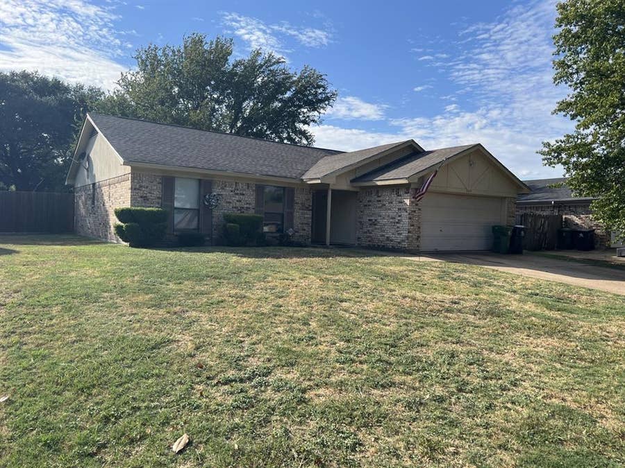 Property photo for 5014 Osage Drive, Arlington, TX