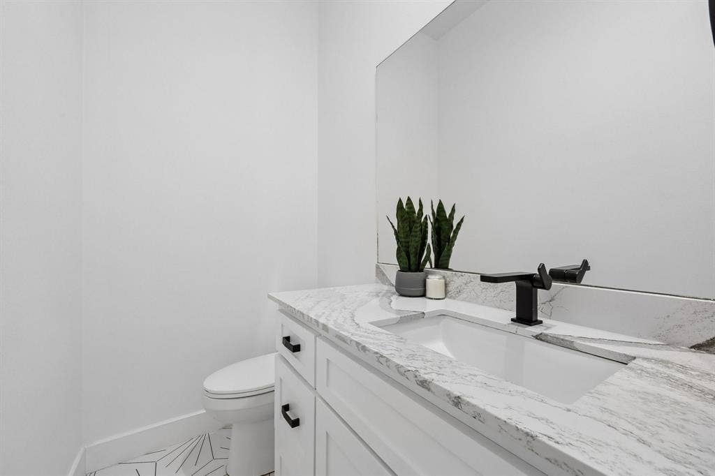 Guest half bath