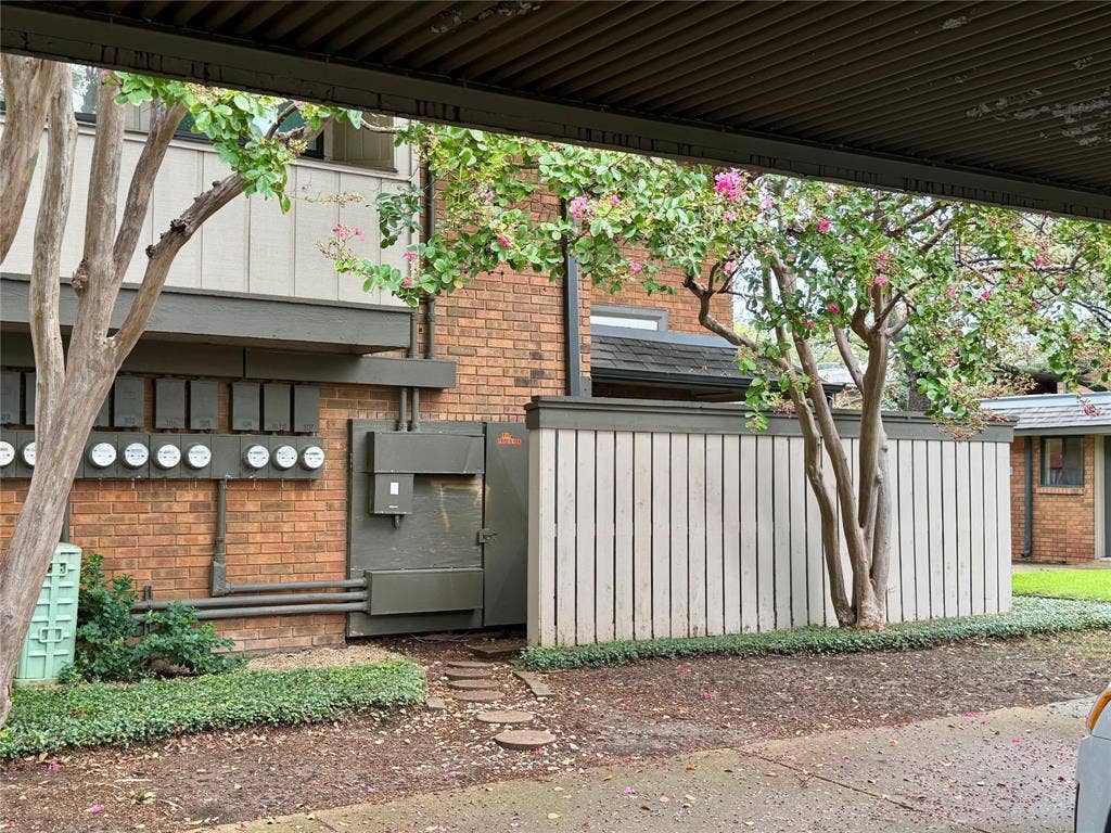 2805 Rio Branco Street, #105G, Farmers Branch, TX 75234 Patio with access to carport