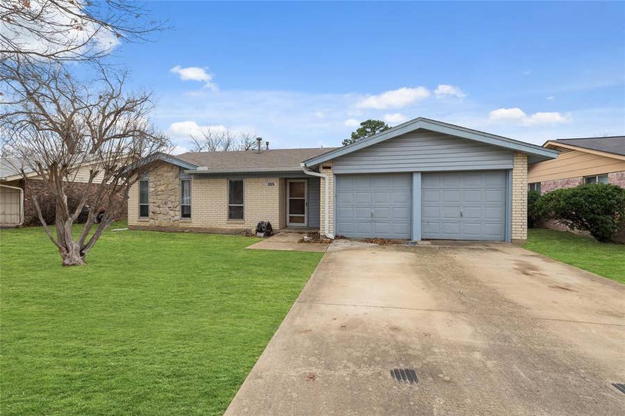 Property photo for 3826 Pendleton Court, Irving, TX