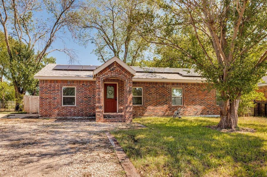 Property photo for 1414 Tempest Drive, Dallas, TX