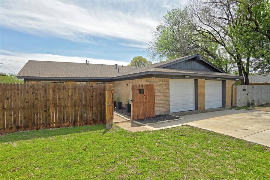 Property photo for 612 Royal Crest Drive, Richardson, TX