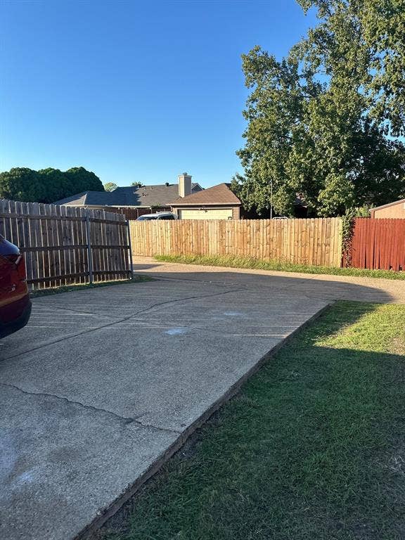 1221 Newsom Road, Mesquite, TX 75149