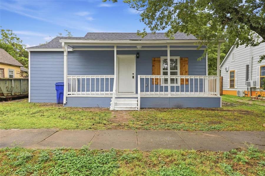 Property photo for 920 E Chaffin Street, Sherman, TX