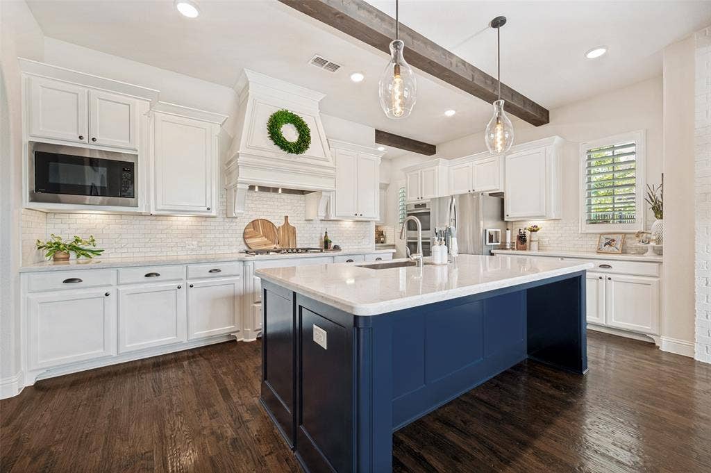 2144 Nassau Drive, McKinney, TX 75071 2144 Nassau Drive, McKinney, TX 75071