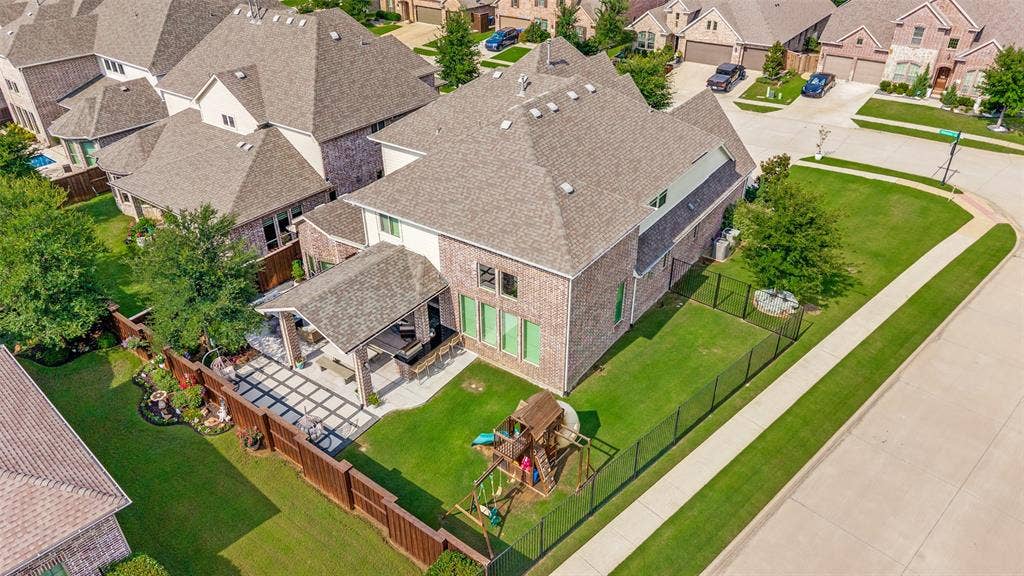 2144 Nassau Drive, McKinney, TX 75071 2144 Nassau Drive, McKinney, TX 75071