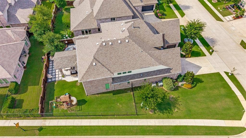 2144 Nassau Drive, McKinney, TX 75071 2144 Nassau Drive, McKinney, TX 75071
