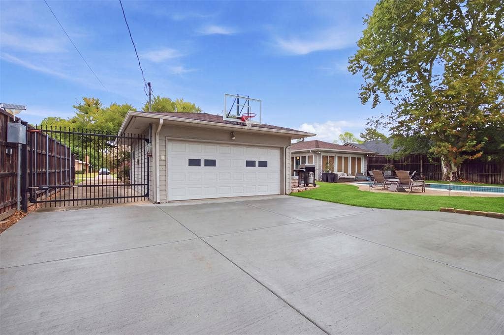3612 Regent Drive, Dallas, TX 75229 3612 Regent Drive, Dallas, TX 75229