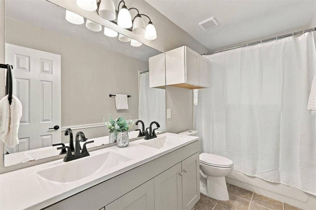 518 Briaroaks Drive, Lake Dallas, TX 75065 518 Briaroaks Drive, Lake Dallas, TX 75065