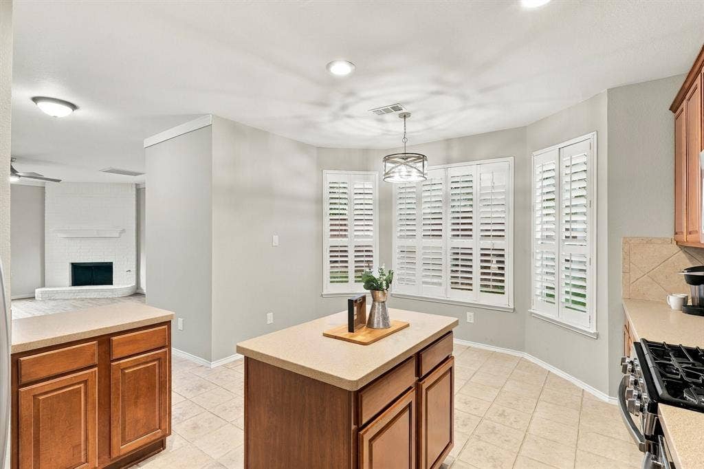 518 Briaroaks Drive, Lake Dallas, TX 75065 518 Briaroaks Drive, Lake Dallas, TX 75065