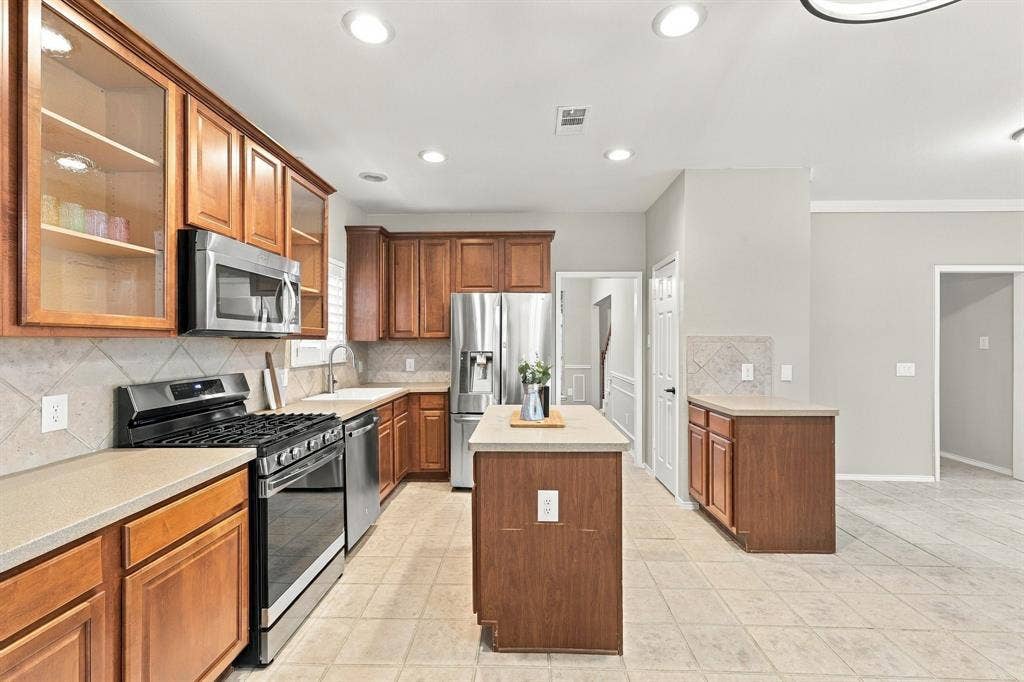 518 Briaroaks Drive, Lake Dallas, TX 75065 518 Briaroaks Drive, Lake Dallas, TX 75065