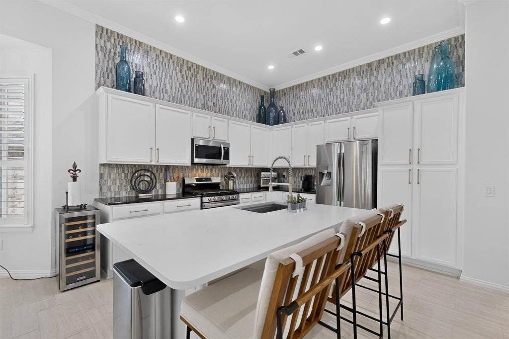 9705 Teakwood Avenue, Denton, TX 76207 9705 Teakwood Avenue, Denton, TX 76207