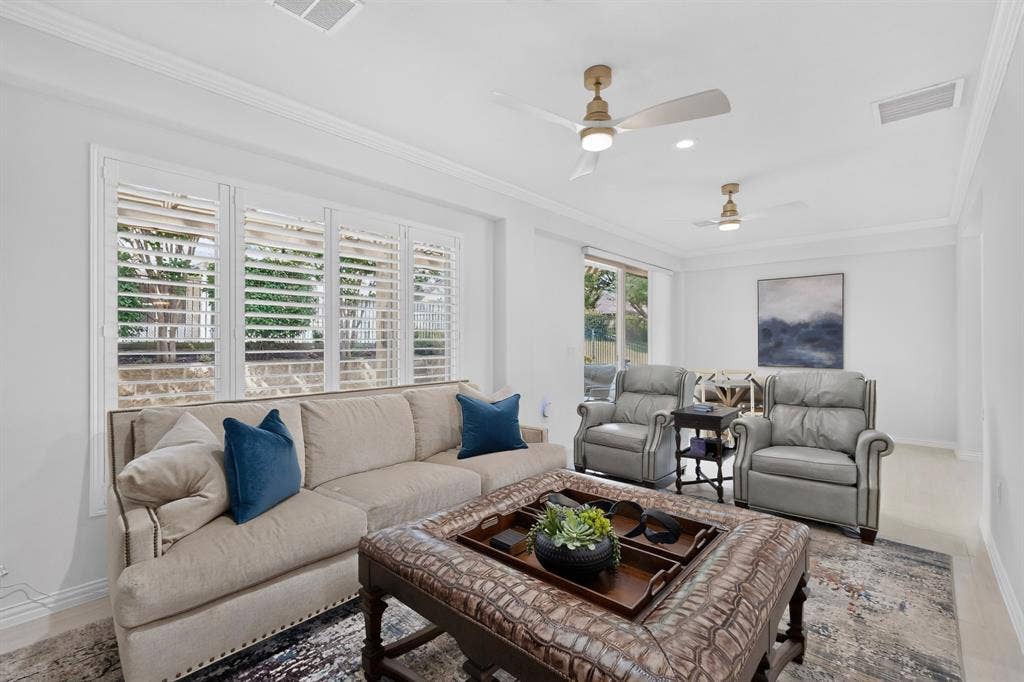 9705 Teakwood Avenue, Denton, TX 76207 Flex room