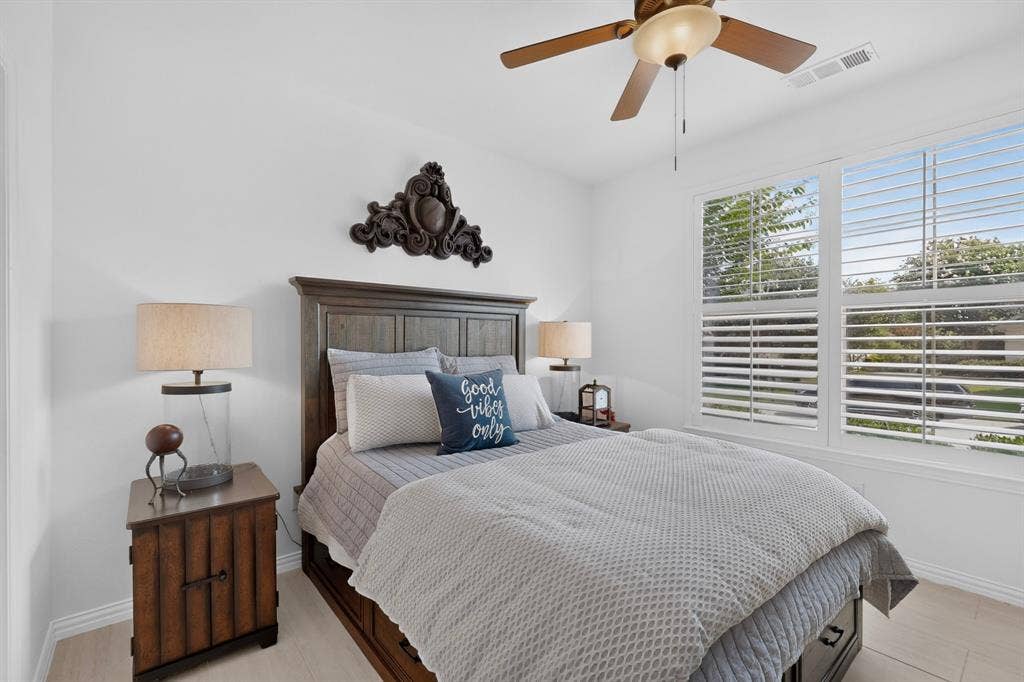 9705 Teakwood Avenue, Denton, TX 76207 Second ensuite primary