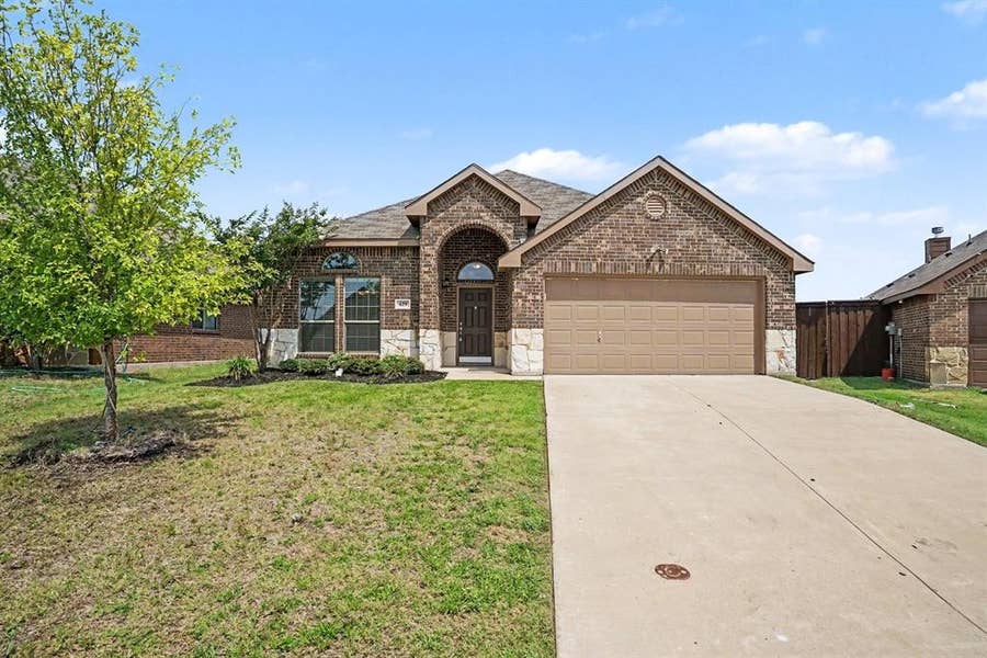 Property photo for 429 Tobin Drive, Seagoville, TX