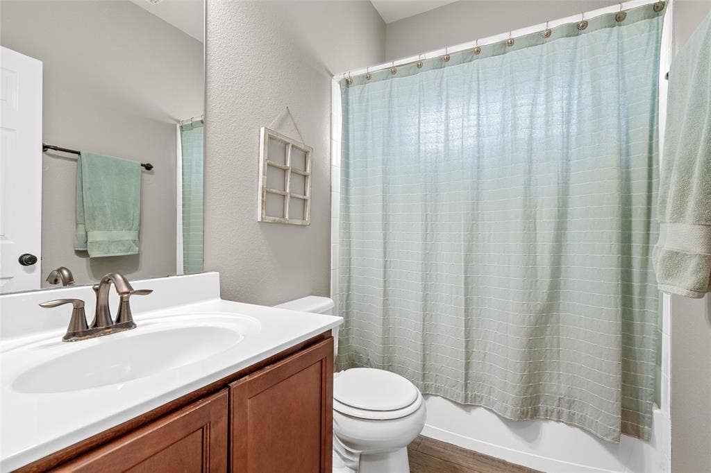 6541 Cascade Drive, Waco, TX 76712 6541 Cascade Drive, Waco, TX 76712