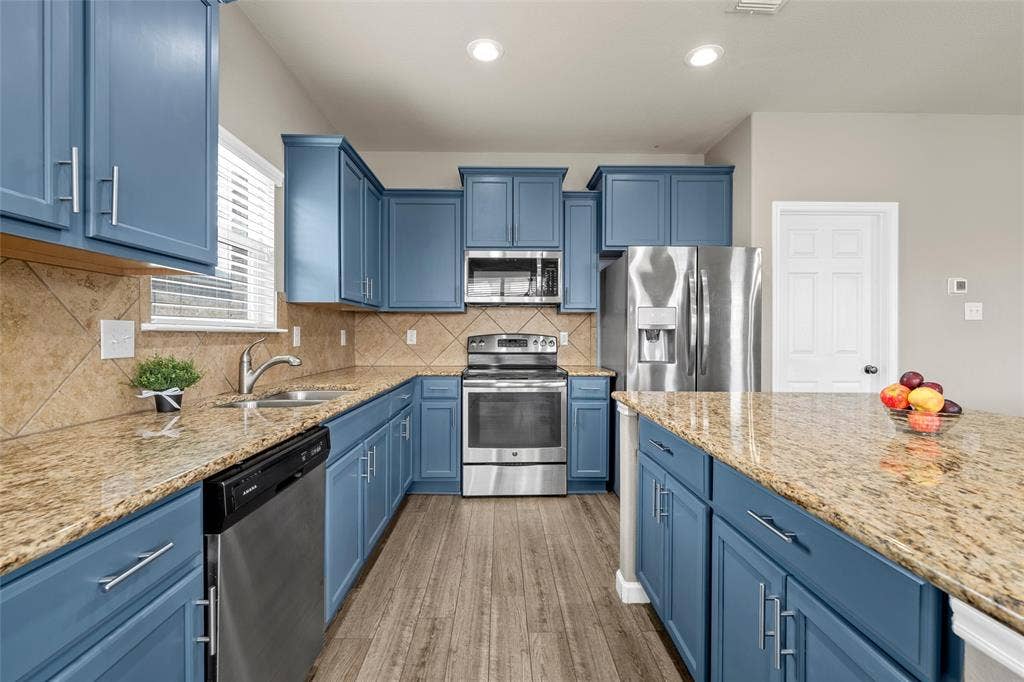 6541 Cascade Drive, Waco, TX 76712 6541 Cascade Drive, Waco, TX 76712