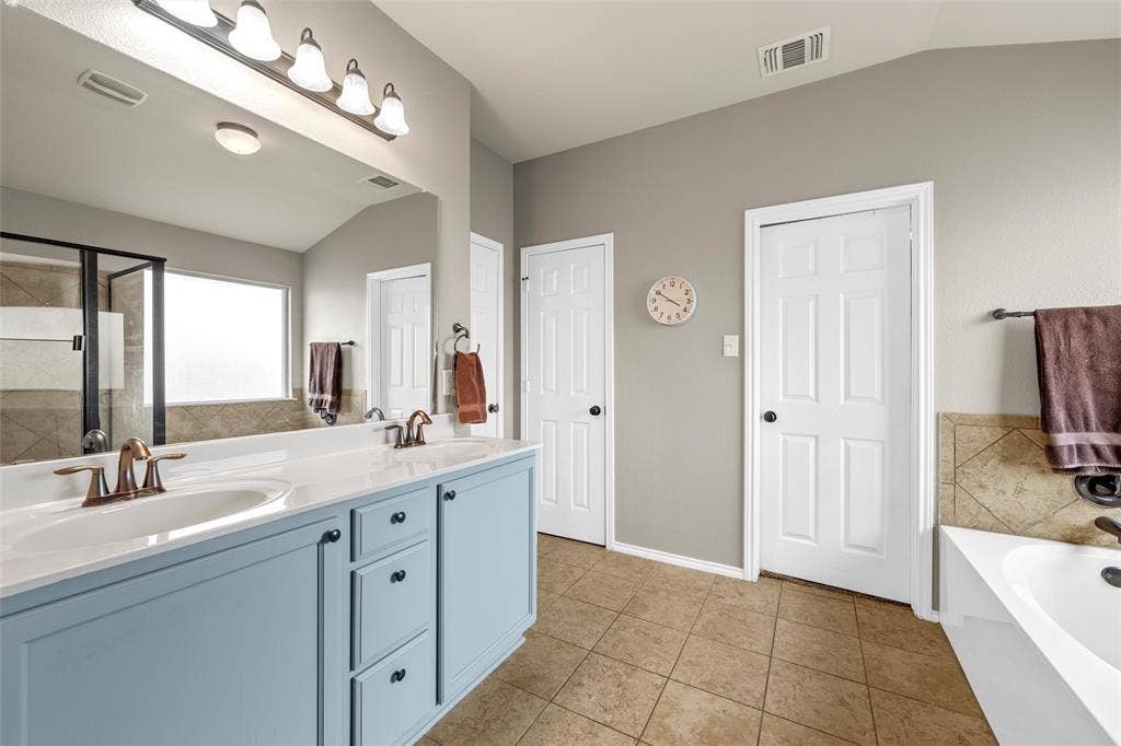 6541 Cascade Drive, Waco, TX 76712 6541 Cascade Drive, Waco, TX 76712