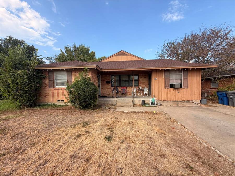 Property photo for 5725 Lazy River Drive, Dallas, TX