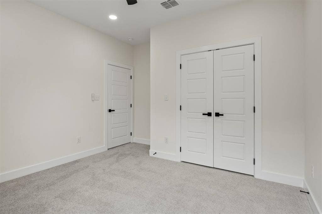 Light gray carpeted flooring