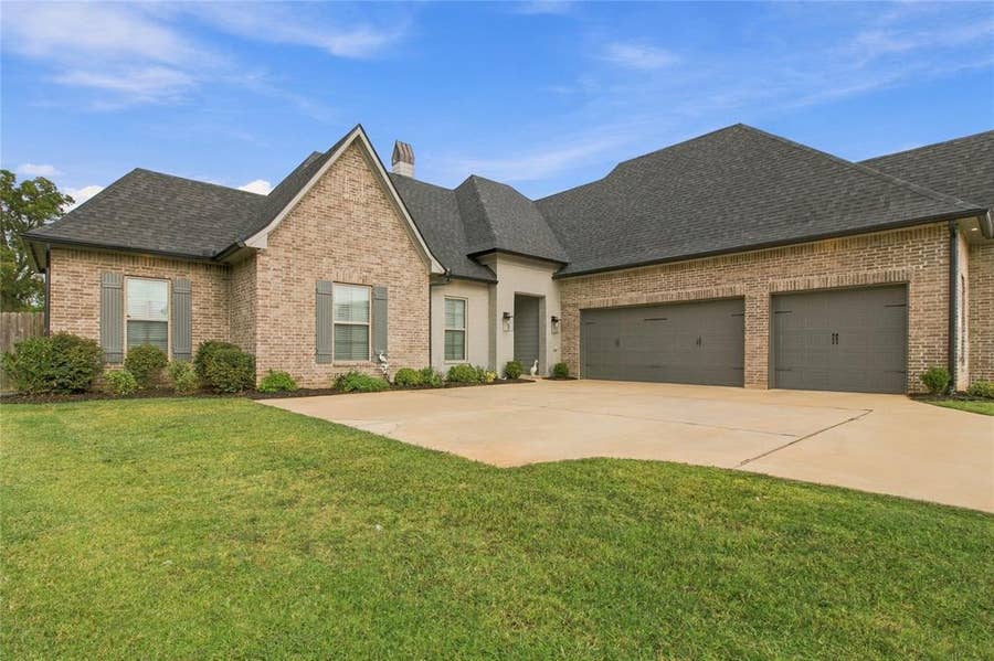 Property photo for 260 Cullom Drive, Bossier City, LA