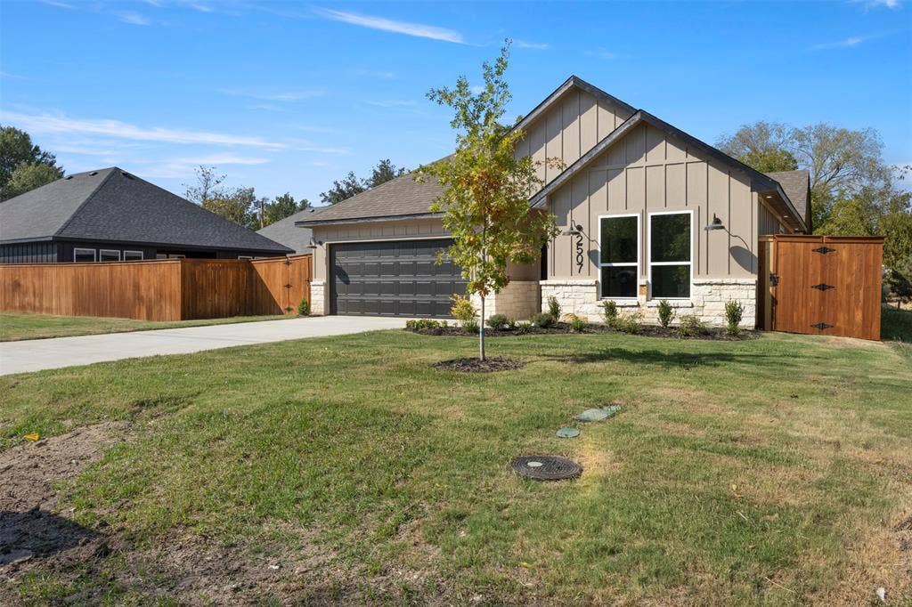 2507 Picadilly Boulevard, Mesquite, TX 75149 Board and batten siding with stone veneer accents