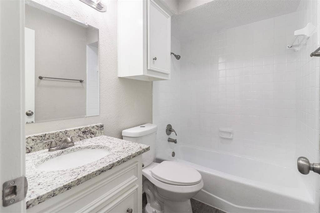 2179 Southern Place, #A, Carrollton, TX 75006 2179 Southern Place, #A, Carrollton, TX 75006