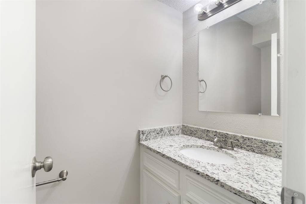 2179 Southern Place, #A, Carrollton, TX 75006 2179 Southern Place, #A, Carrollton, TX 75006