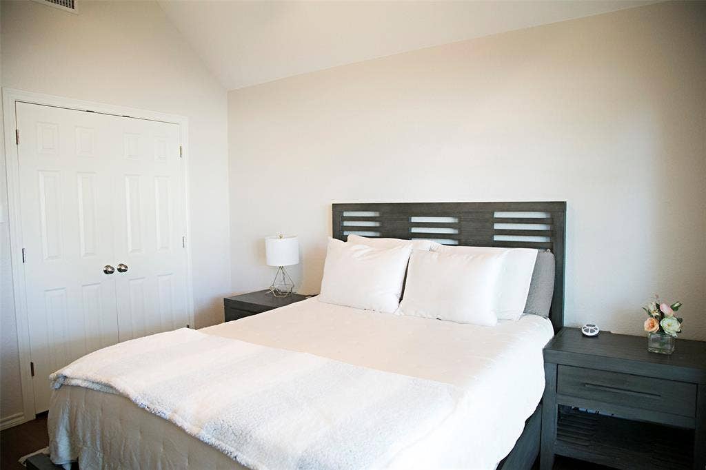 7416 Rolling Hills Drive, Benbrook, TX 76126 Bedroom level one.